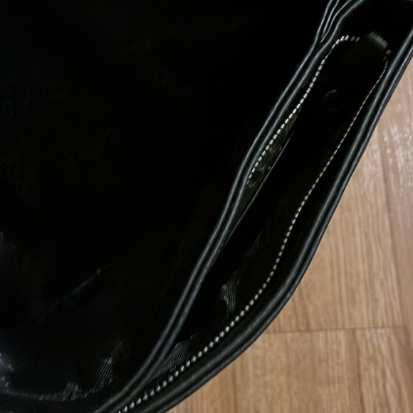 💎🖤💎🖤• BCBG x Studded Clutch Vibes•🖤💎🖤💎 - Picture 7 of 8